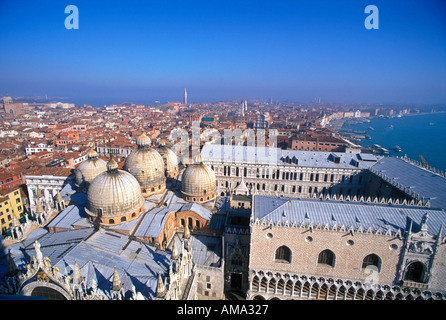 Italie Venise Vue aérienne de Venise avec la Basilique de San Marco et le Palais des Doges s'est à Banque D'Images