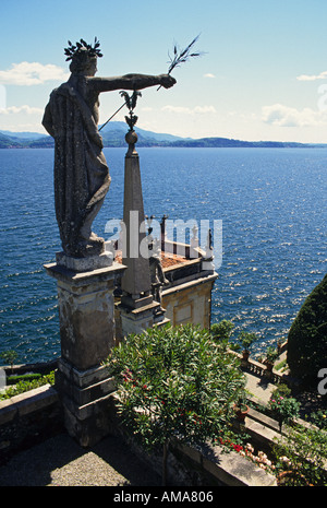 Italie Lac Majeur, îles Borromées Isola Bella statue palace gardens Banque D'Images