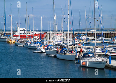 Dh Kirkwall ORKNEY KIRKWALL Marina Yacht Bateaux de plaisance amarrés jetée quai pontons port uk Banque D'Images