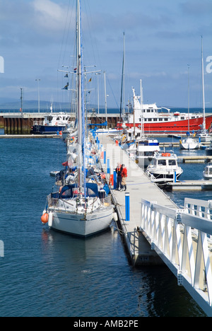 Dh Kirkwall ORKNEY KIRKWALL Marina Yacht Bateaux de plaisance amarrés jetée quai du port de Kirkwall Banque D'Images