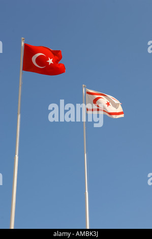 Les drapeaux de la Turquie et Chypre du Nord Banque D'Images