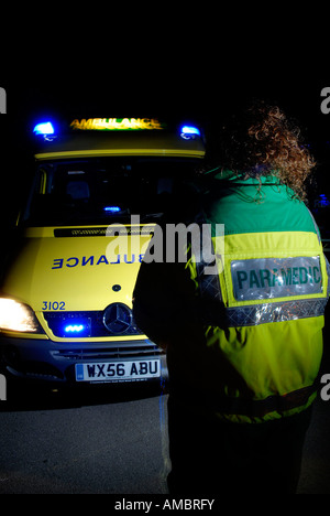 Pic martin phelps 170907 avonmouth bristol station incendie ambulance ambulancier Banque D'Images