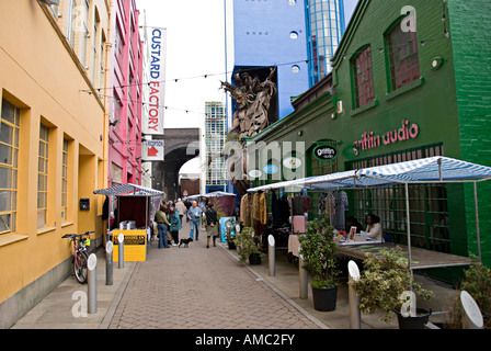 La Custard Factory Birmingham Accueil à partir des arts et de la création d'entreprises dans les West Midlands Birmingham marché aux puces en plein air Banque D'Images