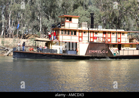 Bateau à vapeur à aubes Emmylou, d'une croisière sur la rivière Murray près de l'historique port d'Echuca, Victoria, Australie Banque D'Images