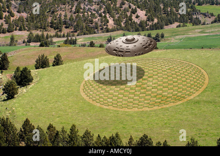 Ovni survolant nouveau crop circle Banque D'Images