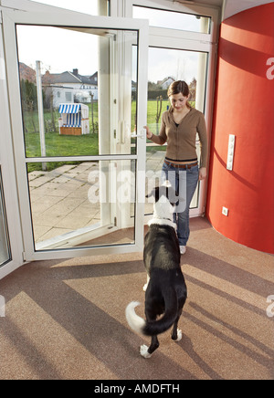 Femme mi-chien de race Banque D'Images