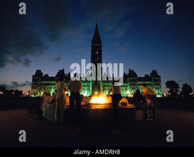 Édifices du Parlement et flamme éternelle, Ottawa, Ontario, Canada Banque D'Images