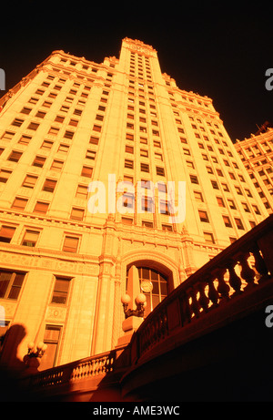 Jusqu'à Wrigley Building à Chicago, Illinois, États-Unis Banque D'Images