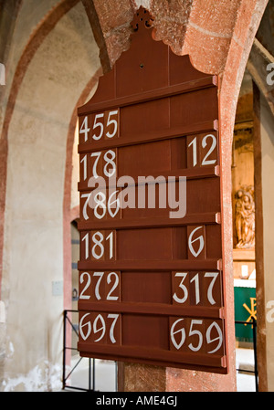 Les numéros de chant à bord à l'église Detwang Allemagne Banque D'Images