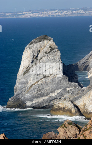 Rochers et mer à Cabo da Roca au Portugal. Le point le plus occidental de l'Europe Banque D'Images