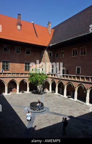 Collegium Maius de l'Université Jagellonne de Cracovie Pologne cour Banque D'Images