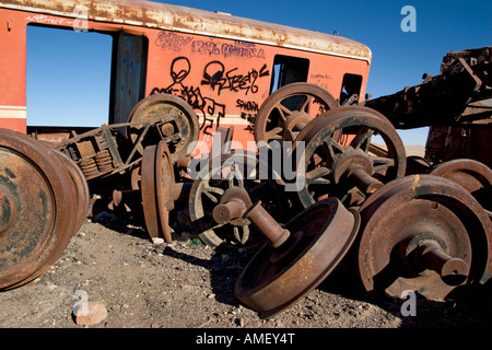Des trains abandonnés à la périphérie d'Uyuni, Bolivie SW Banque D'Images