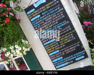 Pub Restaurant extérieur menu coloré Banque D'Images