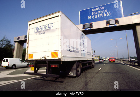 Stockport Cheshire poids lourds véhicule sur l'autoroute M60 Banque D'Images