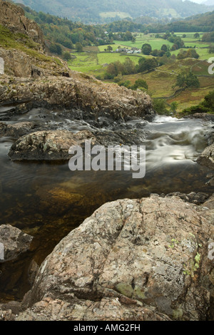 Le lait aigre Gill à la lèvre de la cascade à proximité de Easedale Tarn à la vallée vers Easedale Lake District, Cumbria Banque D'Images