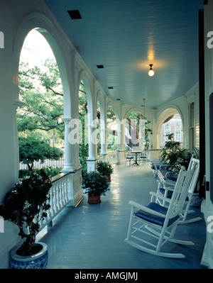 Deux Meeting Street Inn vers 1892. Ce manoir de style Queen Anne donne sur la batterie dans la ville historique de Charleston, Caroline du Sud, USA Banque D'Images