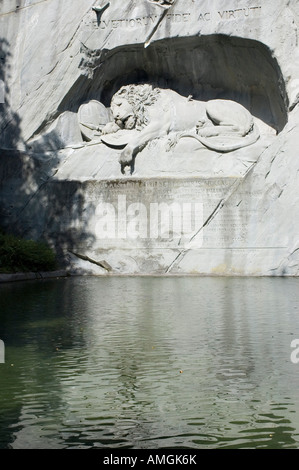 Suisse Lucerne Luzern lion mourant le Monument du Lion ou Lowendenkmal par Bertel Thorvaldsen Banque D'Images