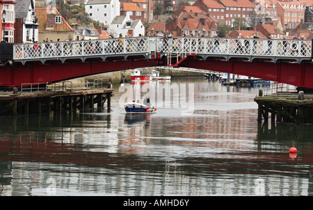 Whitby Harbour Bridge,Yorkshire,UK Banque D'Images