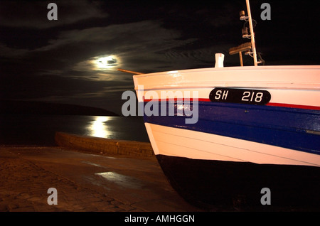 Coble atterrissage de nuit Banque D'Images