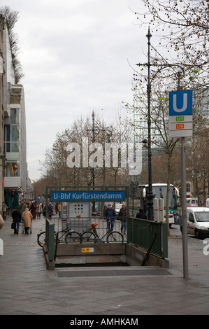 Entrée de la station de U bahn Kurfurstendamm Berlin Allemagne Banque D'Images