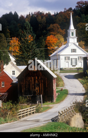 Église méthodiste de Waits River VT en automne Banque D'Images