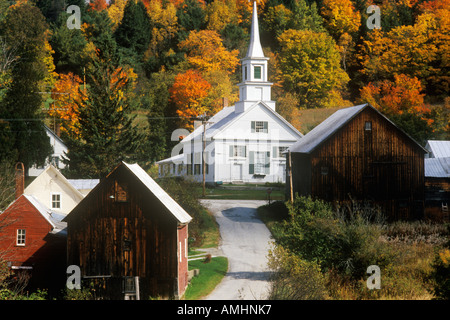 Église méthodiste de Waits River VT en automne Banque D'Images