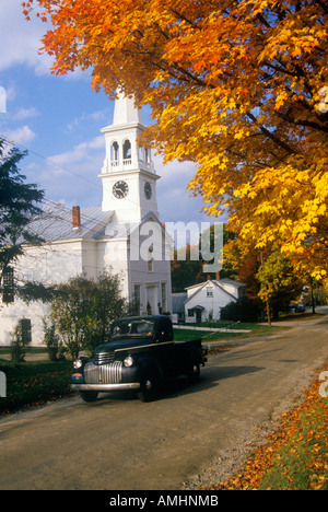 Église de Peacham VT en automne Banque D'Images