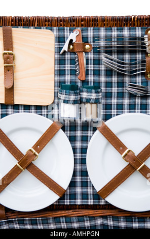 Panier de pique-nique en osier traditionnel Banque D'Images