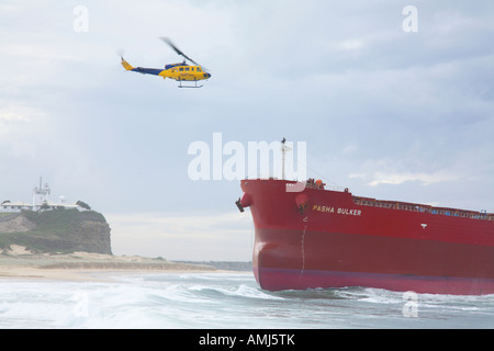 8 juin 2007, le vraquier Pasha a dérivé sur Nobby Beach Newcastle Nouvelle Galles du Sud en Australie. Banque D'Images