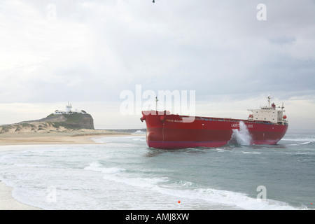 8 juin 2007, le vraquier Pasha a dérivé sur Nobby Beach Newcastle Nouvelle Galles du Sud en Australie. Banque D'Images