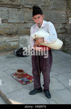 Musicien de rue artiste cornemuse Bulgarie République Populaire Narodna Republika Bulgariya la péninsule des Balkans au sud-est de l'Europe Banque D'Images