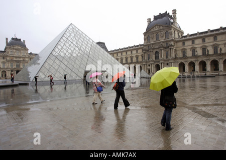 Entrée principale du musée du Louvre, Paris, France Banque D'Images