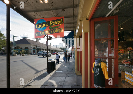 Magasins à proximité Marché français sur Decatur Street, quartier français, la Nouvelle Orléans, Louisiane, USA Banque D'Images