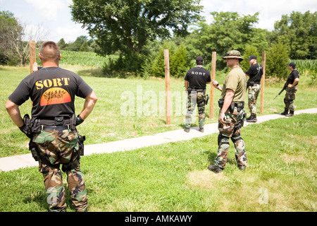 Formation sur les armes à feu sur la plage pour les agents de tri, le tri est l'équivalent de la prison de SWAT. Nebraska DOC. Banque D'Images