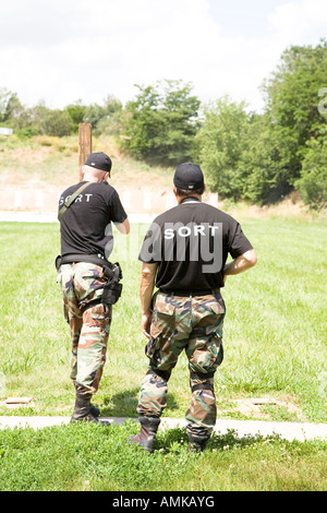 Formation sur les armes à feu sur la plage pour les agents de tri, le tri est l'équivalent de la prison de SWAT. Nebraska DOC. Banque D'Images