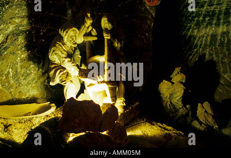 Les mines de sel de Bochnia Pologne sculpture mineurs fait de sel Banque D'Images