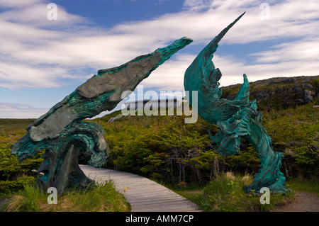 Sculpture en bronze intitulée 'réunion de deux mondes' dévoilé le 5 juillet 2002 à L'Anse aux Meadows, Terre-Neuve-Labrador, Canada. Banque D'Images