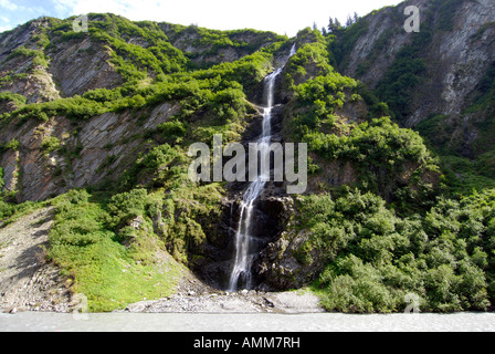 Bridal Veil Falls dans Richardson l'Autoroute Près de Valdez en Alaska AK États-unis U S Banque D'Images