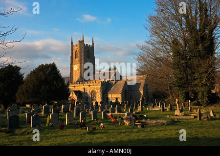 St James Church Avebury Wiltshire, Angleterre Banque D'Images