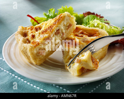 Tranches de Quiche Loraine Banque D'Images