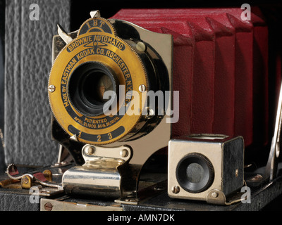 Eastman Kodak Brownie automatique avec soufflet rouge appareil photo. Pas de pliage de poche 2 Banque D'Images