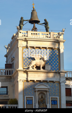 Close up of St Mark's Clock Tower , Venise Italie Banque D'Images