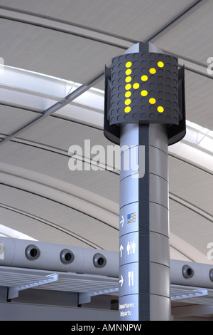 Inscrivez-terminal, l'aéroport international Pearson de Toronto, Toronto, Ontario, Canada Banque D'Images