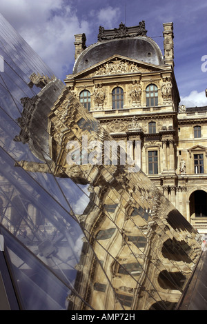 Entrée principale du musée du Louvre, Paris, France Banque D'Images