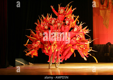 Lors d'un spectacle d'acrobates, Beijing, Chine Banque D'Images