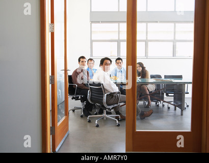 Les gens d'affaires dans la salle de réunion Banque D'Images