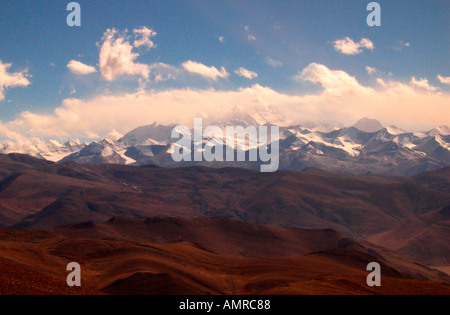 Le mont Everest center voilée par l'himalaya Tibet cloud Banque D'Images