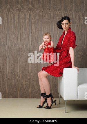 Mother Holding Baby Girl Banque D'Images