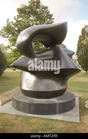 Sculpture de Henry Moore, grand morceau de broche 1974 Banque D'Images