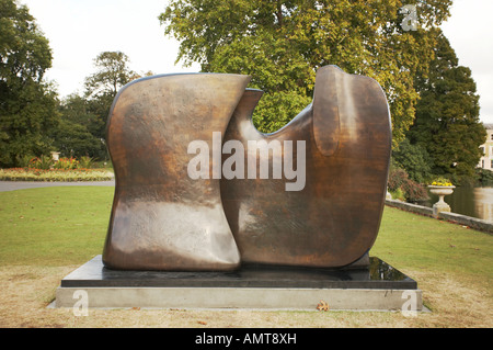 Sculpture de Henry Moore (1962-1965), deux pièces à couteaux Banque D'Images